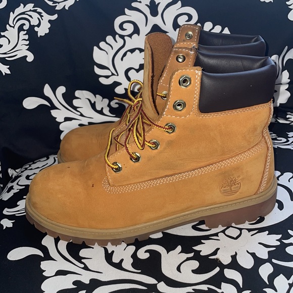 Timberland 6 inch Premium “wheat” boot - Picture 5 of 17